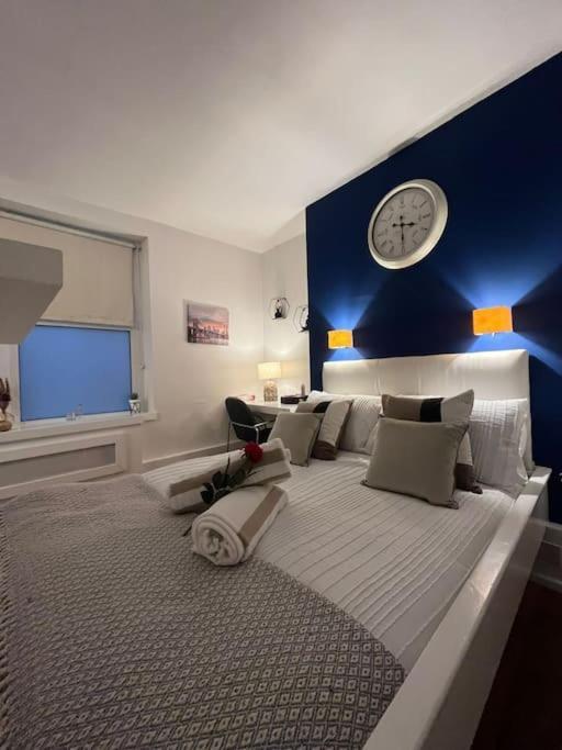 Modern Studio In Barbican Ec1 - Blue - F4 Лондон Экстерьер фото